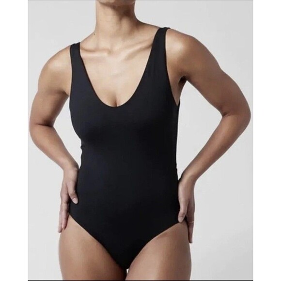 Athleta Hampton One Piece Swimsuit in Black Size Medium NWOT - Picture 1 of 10